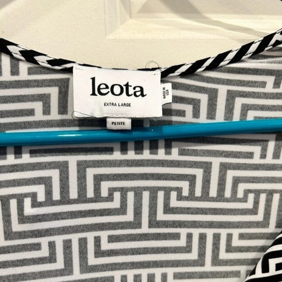 Leota Geometric‎ Pattern dress size XL petite - Picture 9 of 9